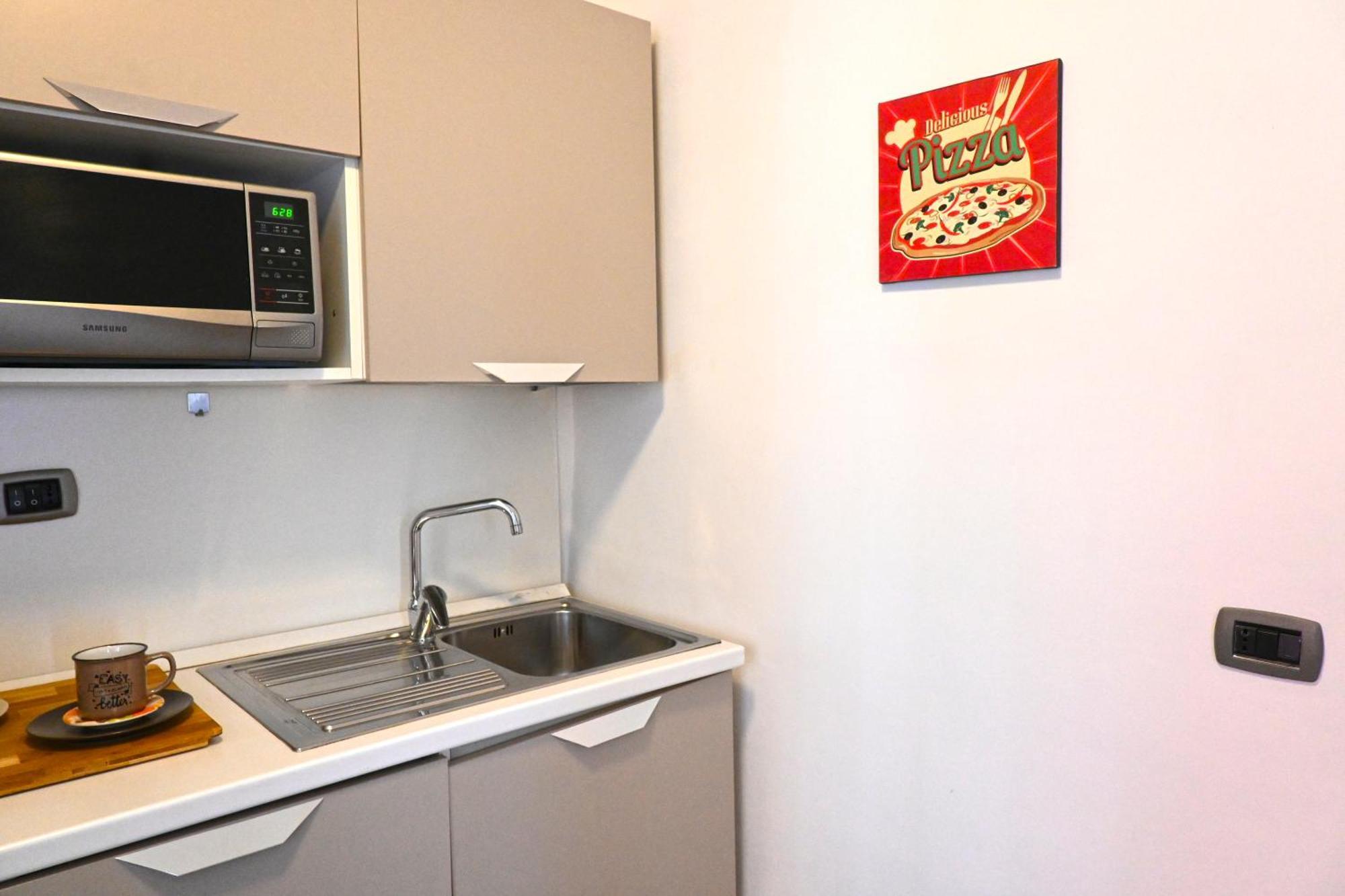 La Casa Di Apollo Apartment เนเปิลส์ ภายนอก รูปภาพ