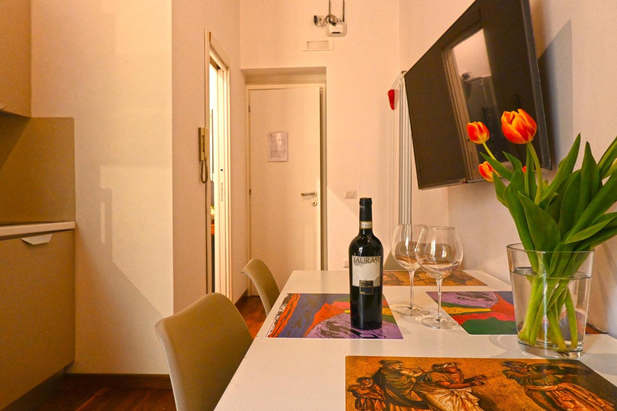 La Casa Di Apollo Apartment เนเปิลส์ ภายนอก รูปภาพ